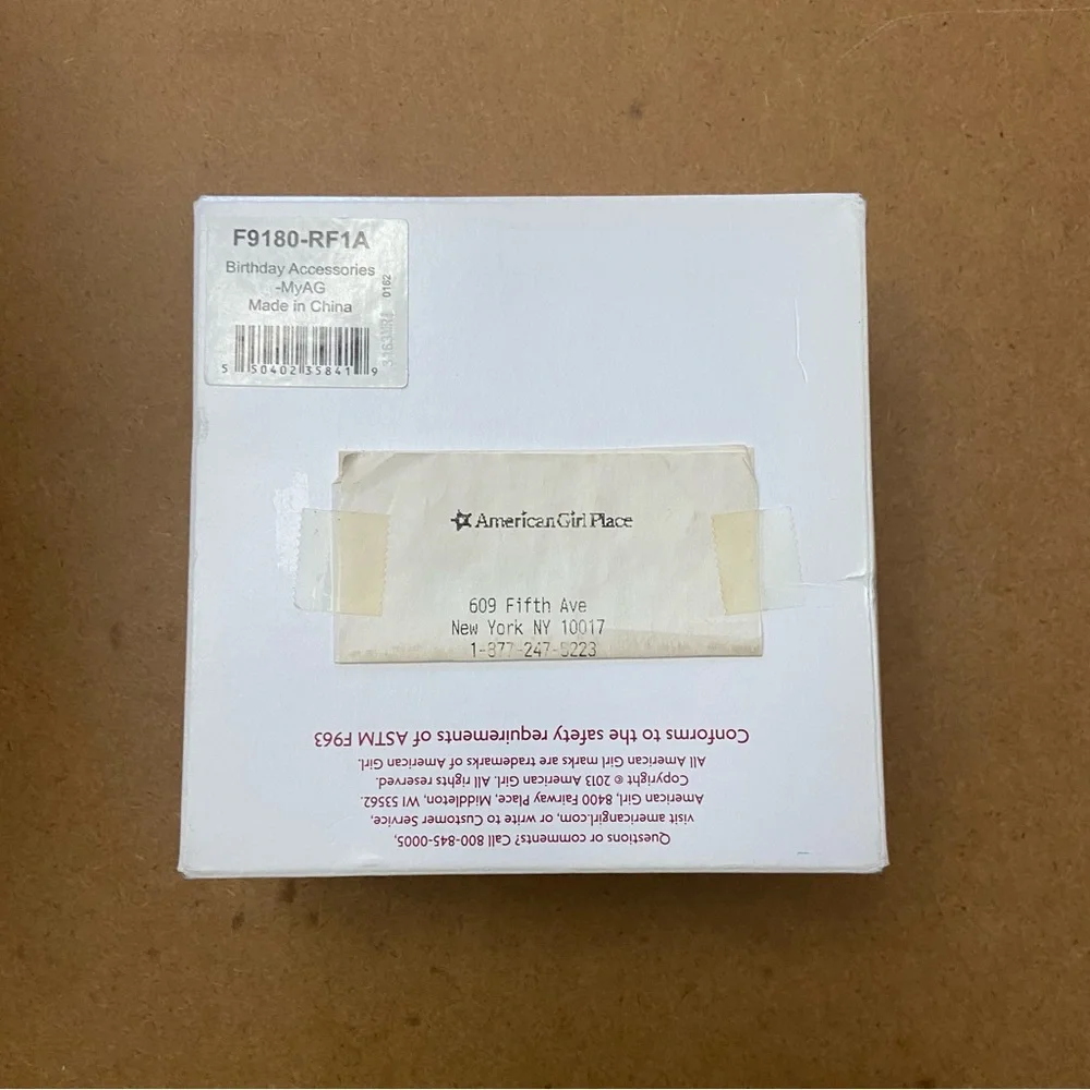 NIB American Girl Birthday Accessories Box 2014 - Picture 4 of 10